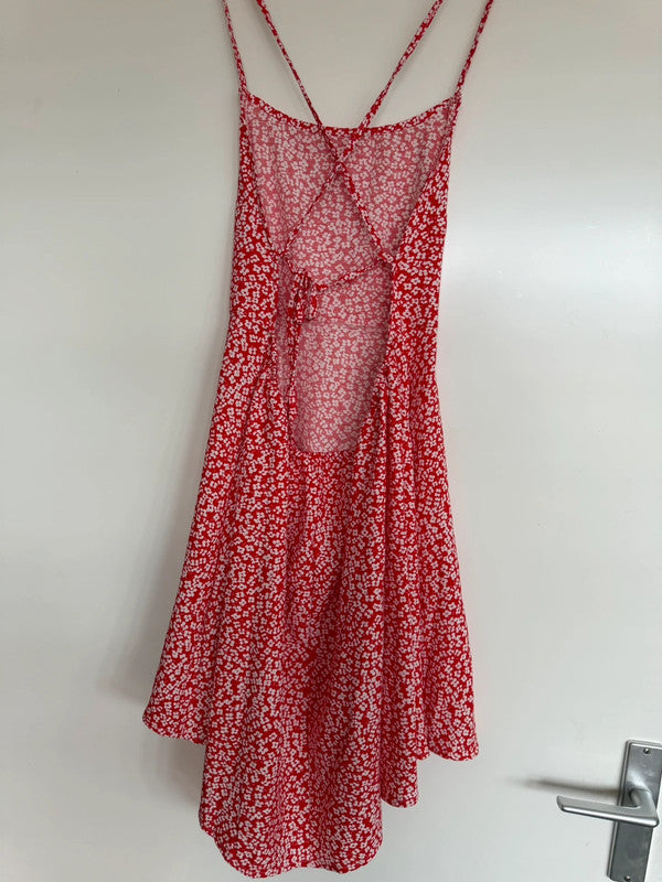 Schattig Rood Zomerjurkje met witte Bloemenprint