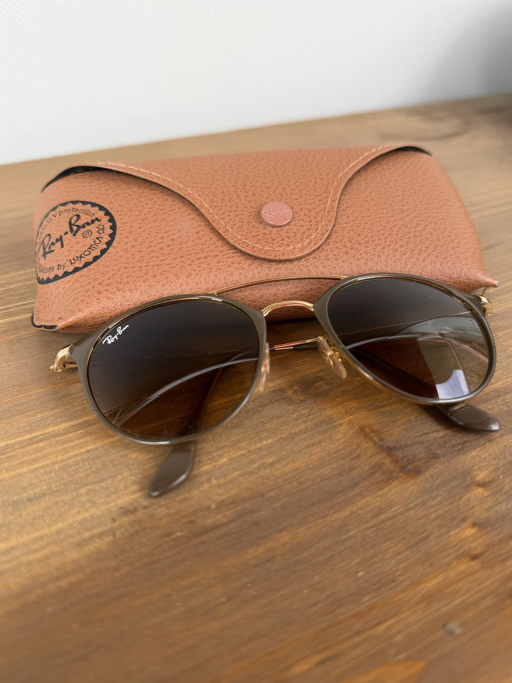 Retro Ray-Ban Brown &amp; Gold Round Sunglasses with New Case - Model 3546