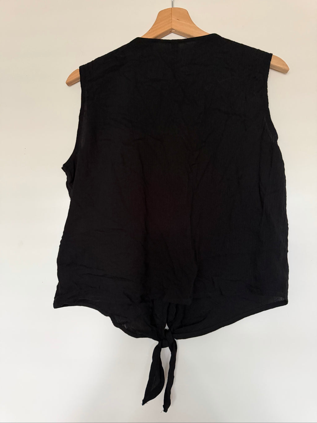 Page One Black Sleeveless V-Neck Tie-Front Blouse Size 40