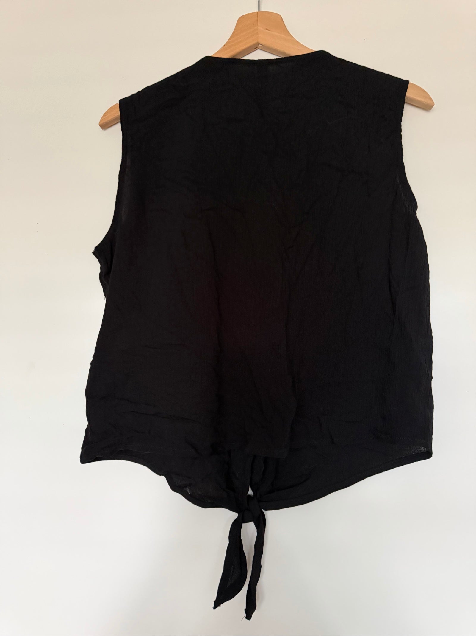 Page One Black Sleeveless V-Neck Tie-Front Blouse Size 40